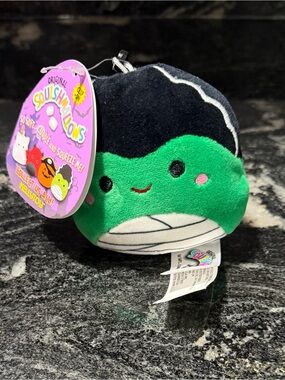 Squishmallows Green and Black Smiling Plush Keychain